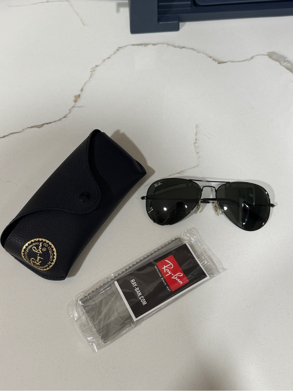 Ray-Ban Black Aviator Sunglasses with Case